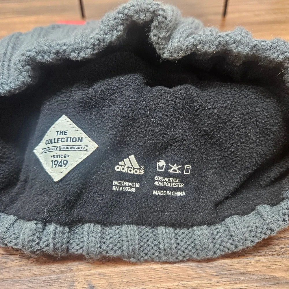 Adidas ClimaWarm Beanie Gray Red Striped Pom Pom Fleece Lined Knit Hat RN 90288